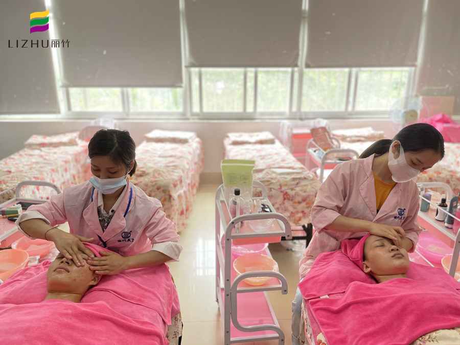 皮膚反復(fù)過 敏如何護(hù)理？廣西皮膚管理課程