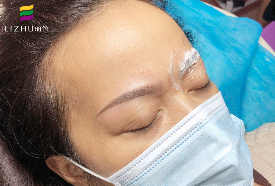 冬天紋繡有哪些注意事項？廣西紋繡學(xué)校排行榜分享要點