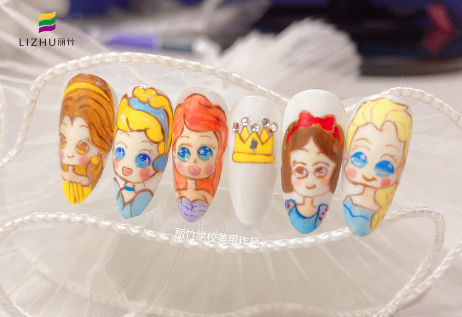迪士尼公主美甲&可愛熊雕花美甲，廣西美甲師進修班作品