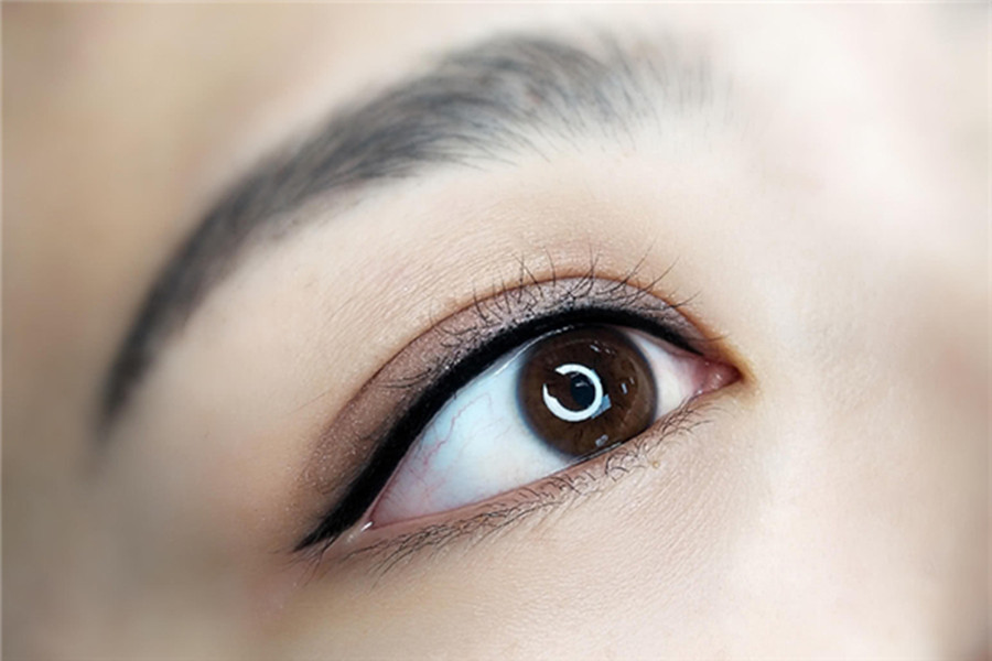 美瞳線發(fā)藍(lán)暈色怎么辦？南寧紋繡學(xué)美瞳線