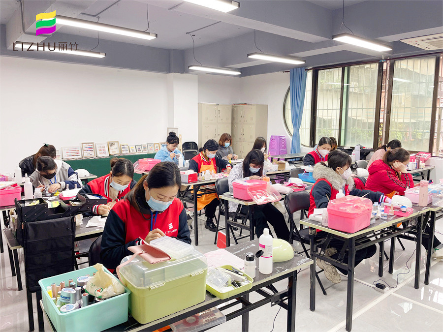 麗竹美甲學校學員爆滿，專業(yè)教學的實力認證