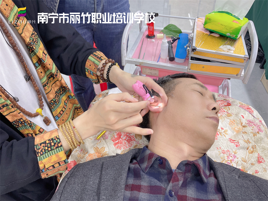 采耳的好處，南寧專業(yè)采耳培訓(xùn)班告訴你