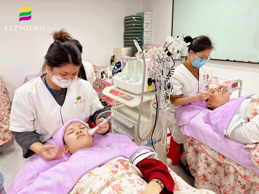 南寧哪里可以學美容儀器？美容儀器好學嗎