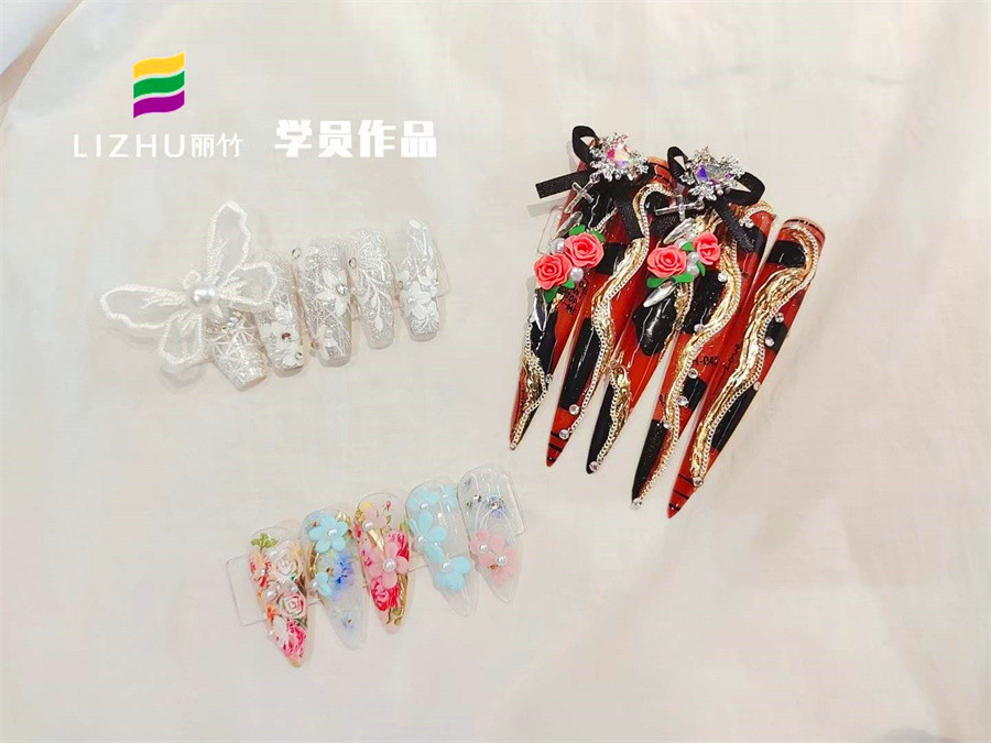 雕花設計美甲，廣西美甲課堂實訓作品