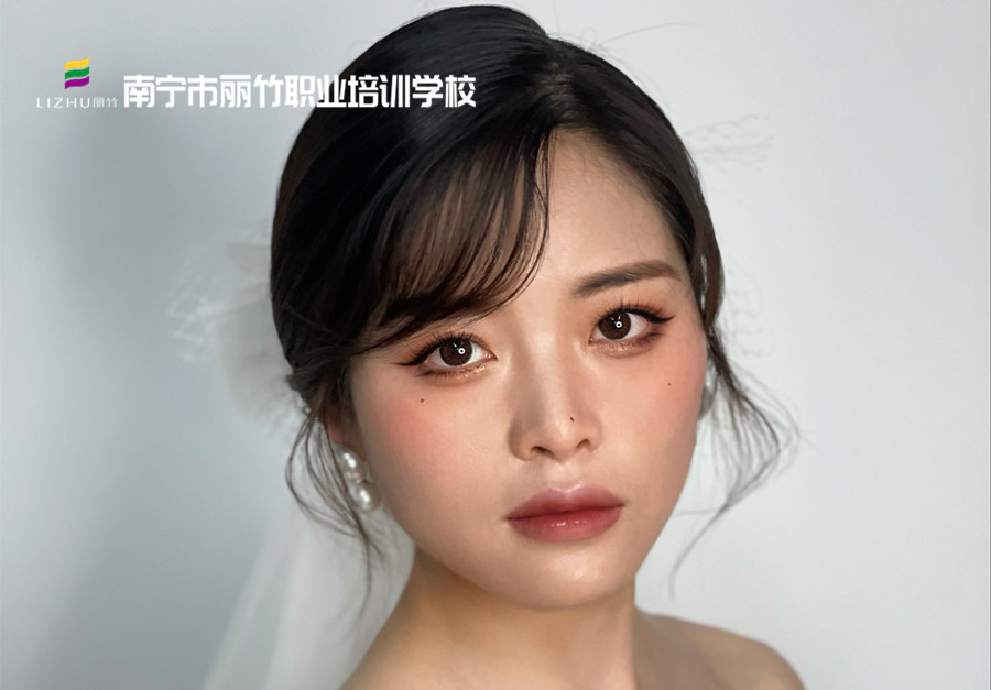 韓式新娘造型，南寧化妝培訓(xùn)新娘造型作品