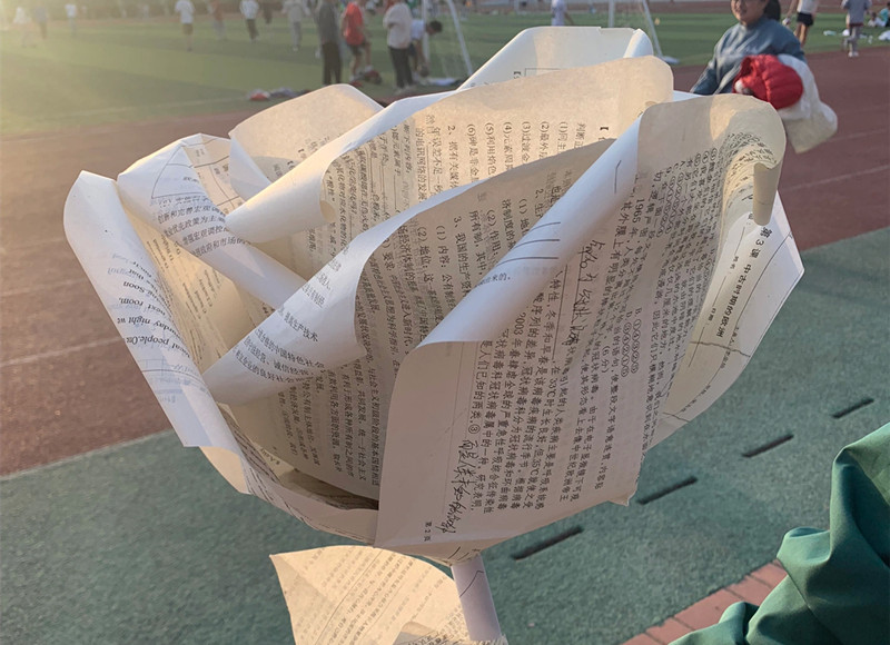 紙卷玫瑰花教程 ???，廣西花藝紙花培訓(xùn)課程分享