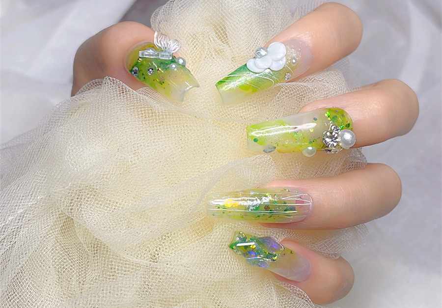 南寧學南寧技術---春夏暈染款美甲