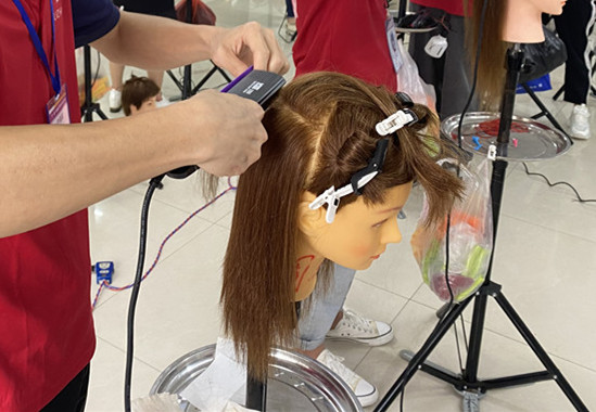 頭發(fā)拉直后的護(hù)理方法，廣西美發(fā)護(hù)發(fā)培訓(xùn)班課程