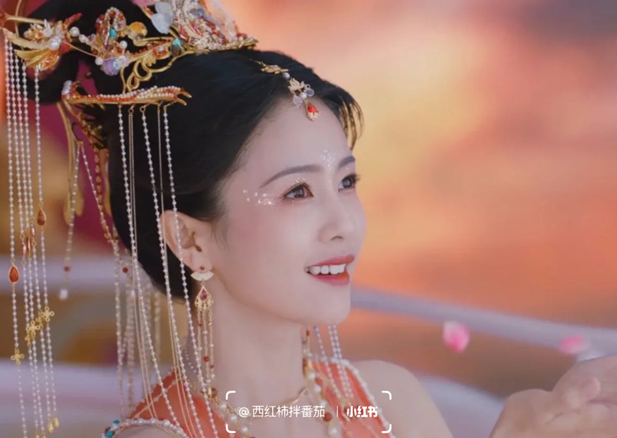 白鹿國風(fēng)眼妝教程，南寧培訓(xùn)美妝