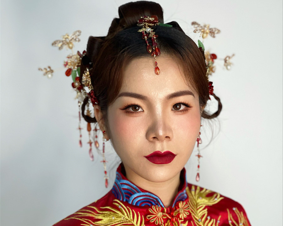 東方新娘造型，廣西新娘彩妝學校演繹中式浪漫
