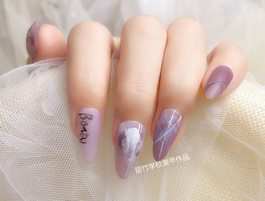 紫色芋泥美甲，廣西美甲職業(yè)技能學(xué)校作品