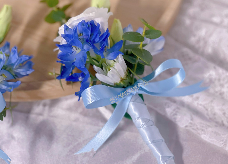 麗竹花藝學(xué)校作品---韓式胸花