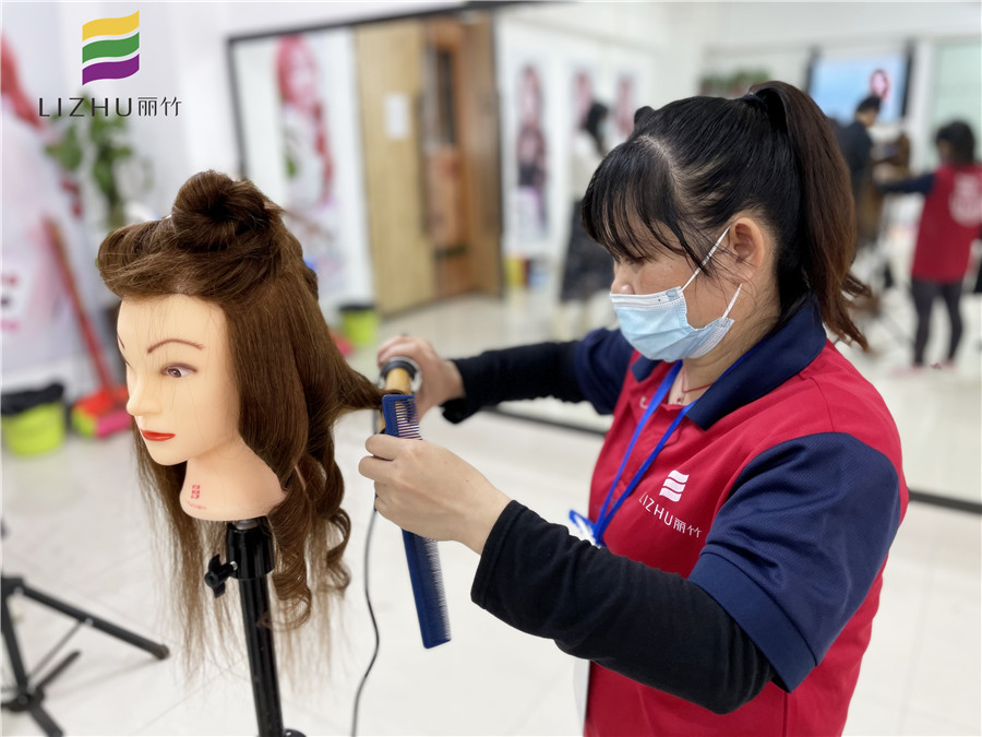 美發(fā)電棒注意事項(xiàng)，廣西正規(guī)美發(fā)學(xué)校分享