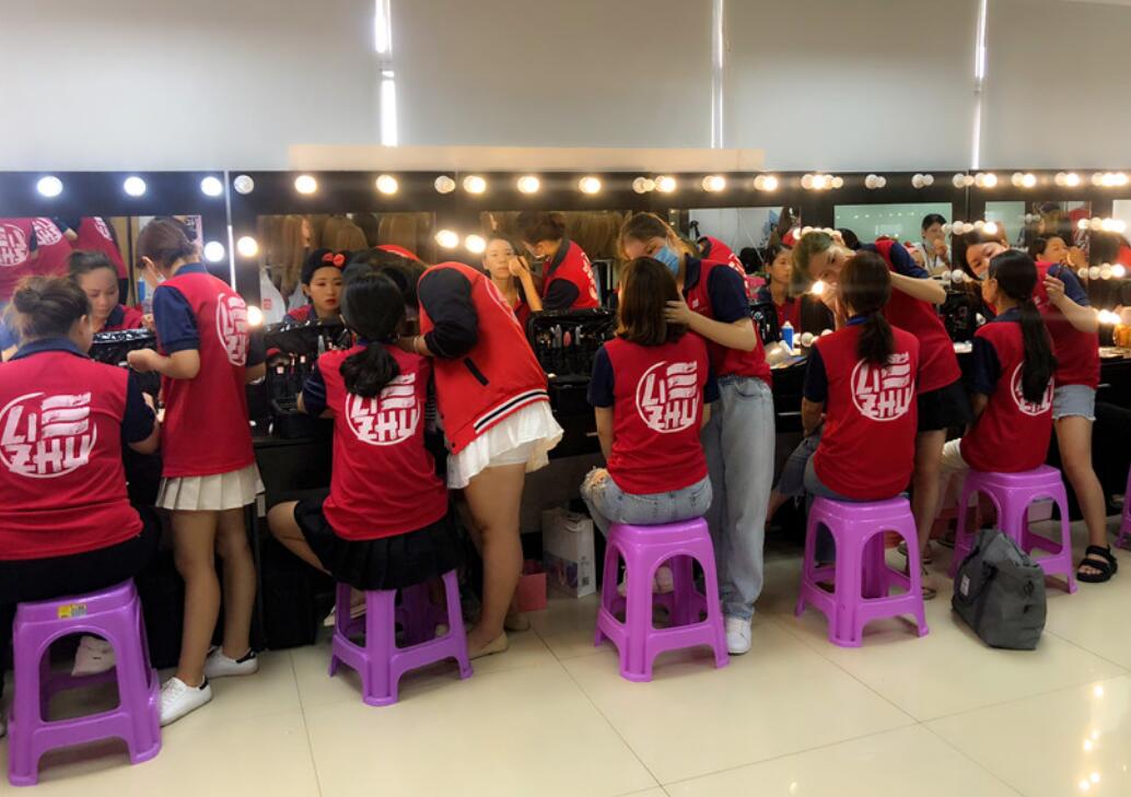 南寧化妝課堂：想要升班？先過考核