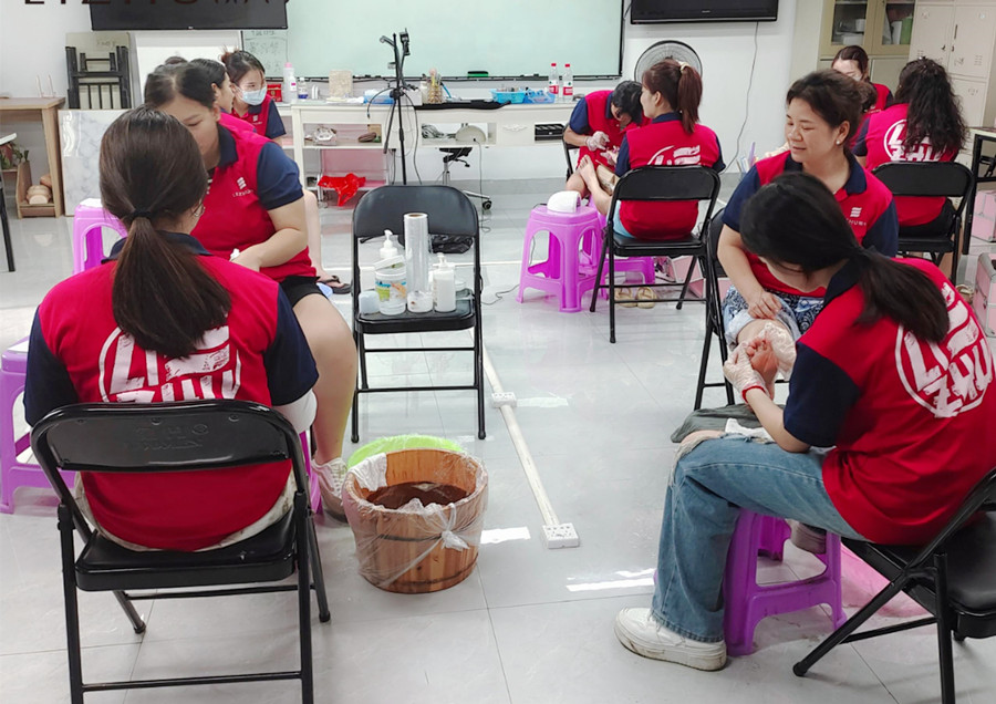 足部護理如何操作？南寧美甲學(xué)校排名課程