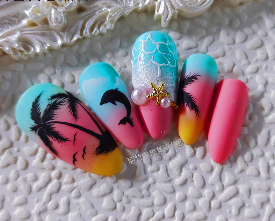 夏日海灘美甲，全部都是海的味道