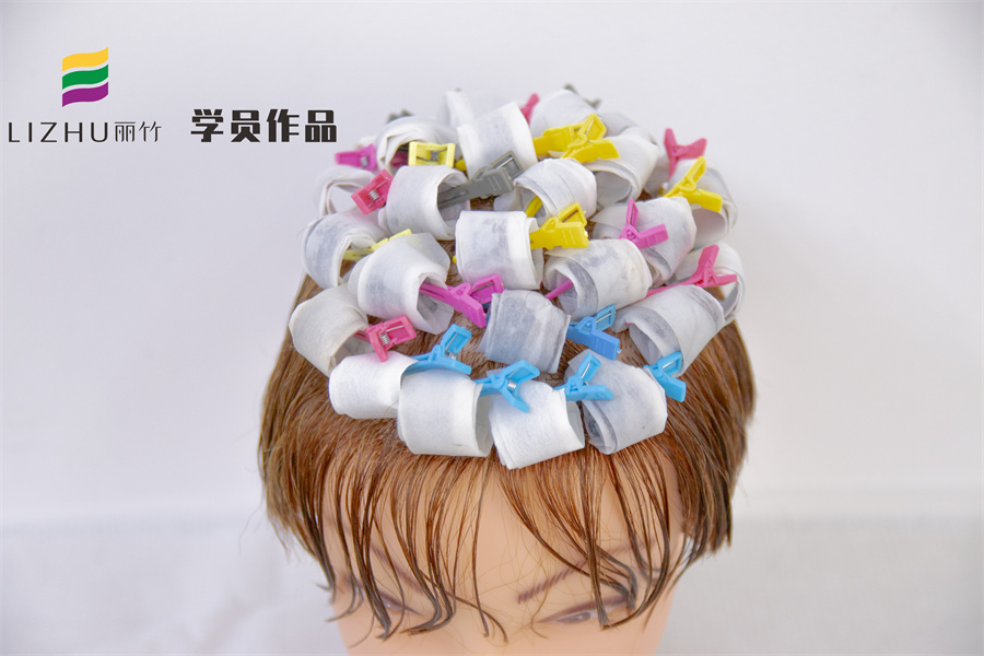 廣西燙發(fā)造型學(xué)校作品：錫紙燙、定位燙，包租婆卷筒造型