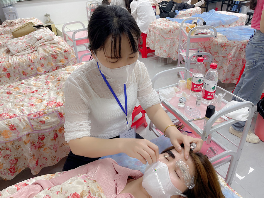 南寧學(xué)紋眉：紋眉結(jié)痂速度慢怎么辦？