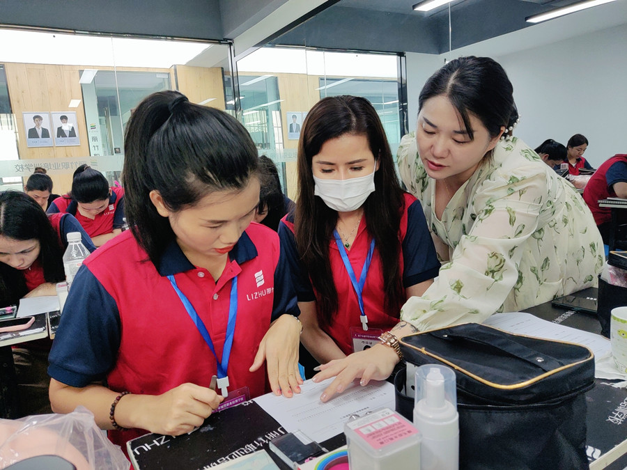 紙上練習(xí)睫毛，廣西美睫培訓(xùn)基礎(chǔ)練習(xí)