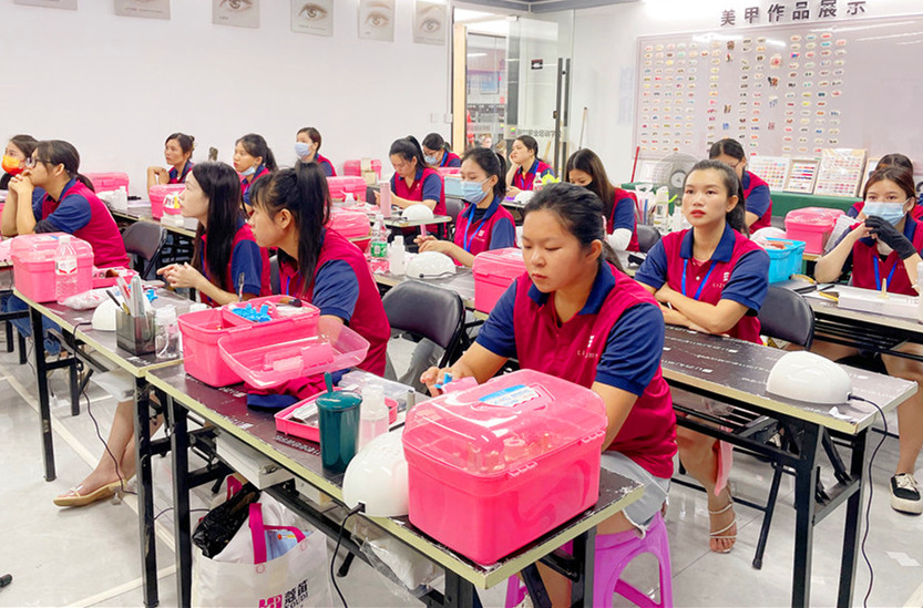 初中畢業(yè)學(xué)什么好？高中考不上大學(xué)怎么辦？