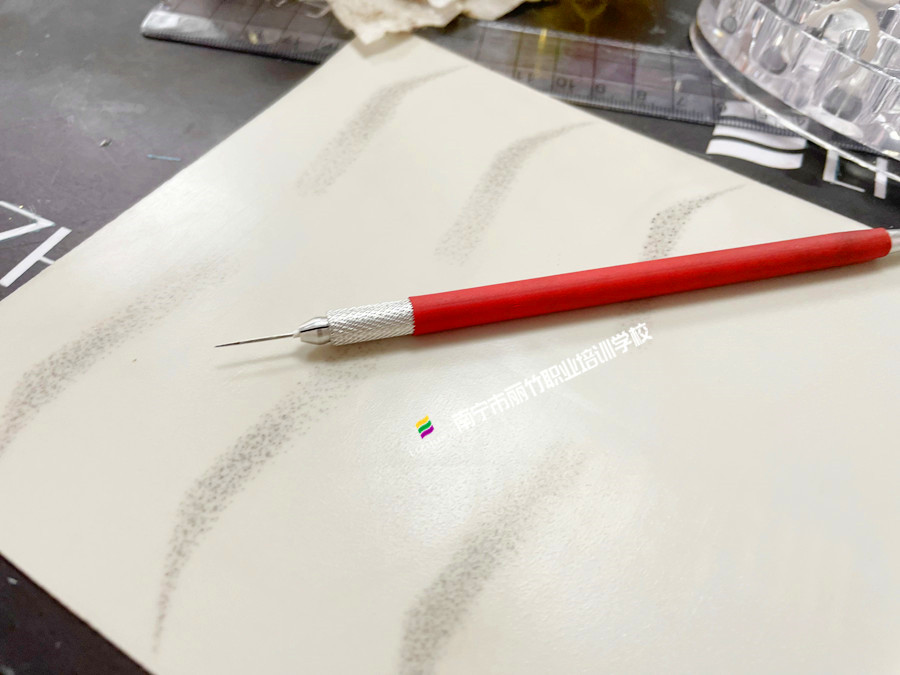 紋眉眉形設(shè)計(jì)技巧，南寧紋眉專(zhuān)業(yè)培訓(xùn)