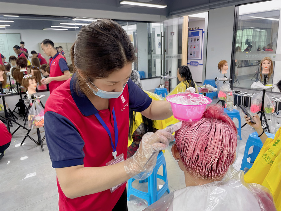 染發(fā)配色的面積比例，?零基礎(chǔ)染發(fā)培訓(xùn)