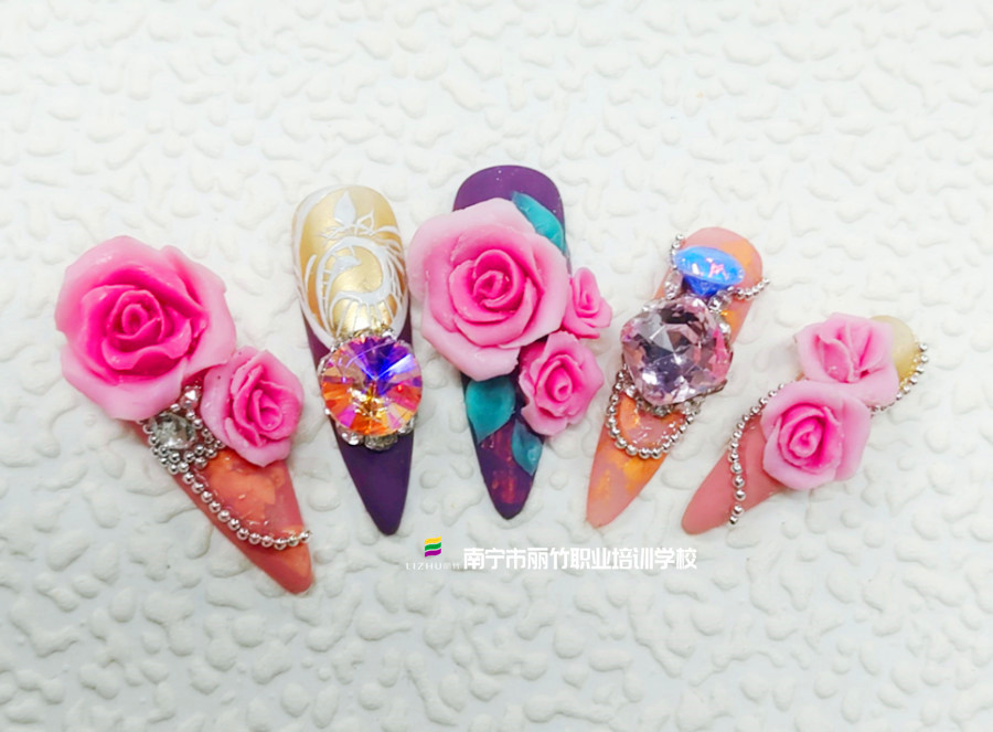 雙色玫瑰雕花，廣西美甲師培訓(xùn)作品