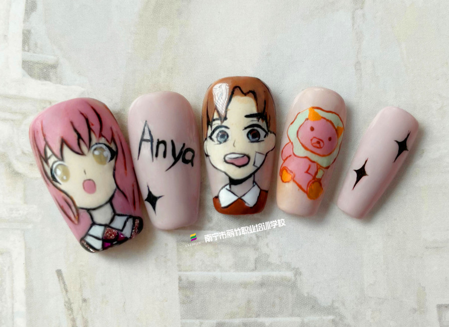 卡通動漫美甲，南寧學(xué)美甲款式