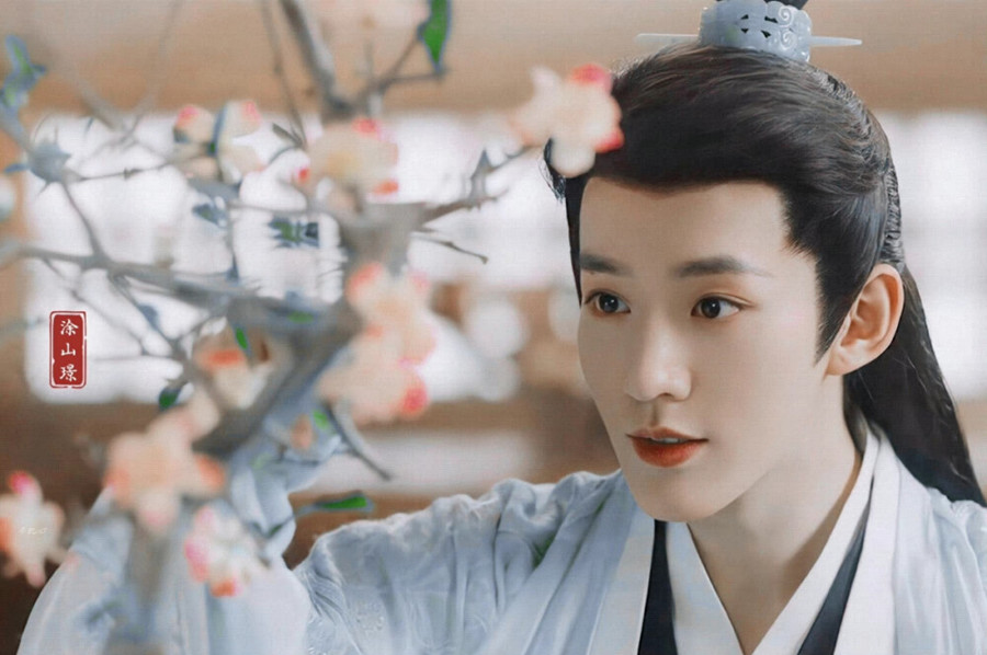 不貼假睫毛也好看的眼妝，廣西學(xué)化妝影視