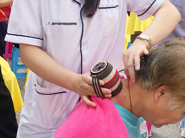 冬季艾灸為什么好？南寧美甲造型培訓(xùn)（麗竹美甲培訓(xùn)學(xué)校）課程介紹：