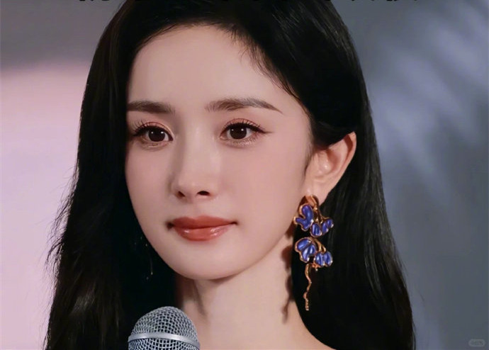 楊冪溫柔仙氣眼部妝容，南寧明星化妝學(xué)校分享