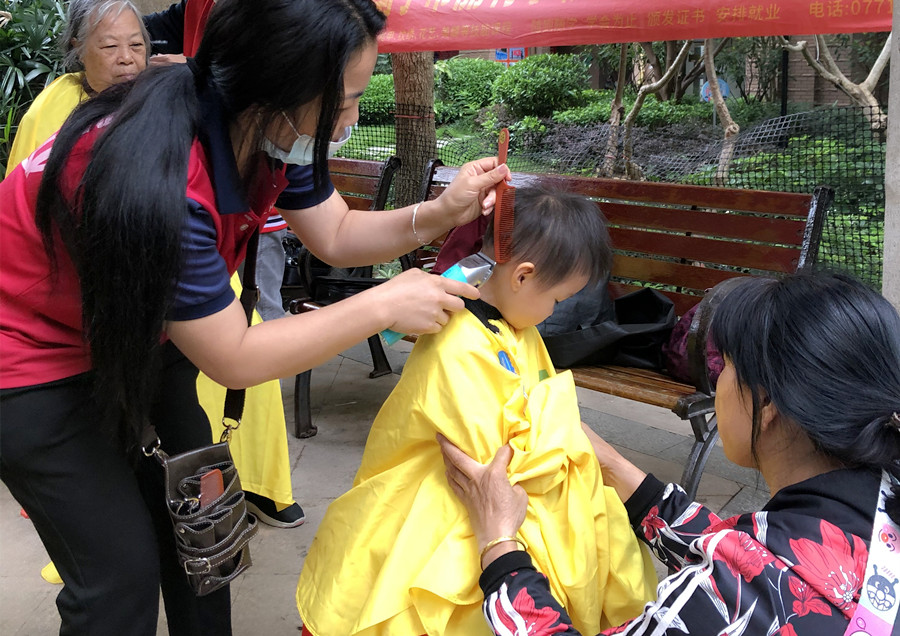 怎么給兒童理發(fā)？廣西美發(fā)師職業(yè)教學(xué)