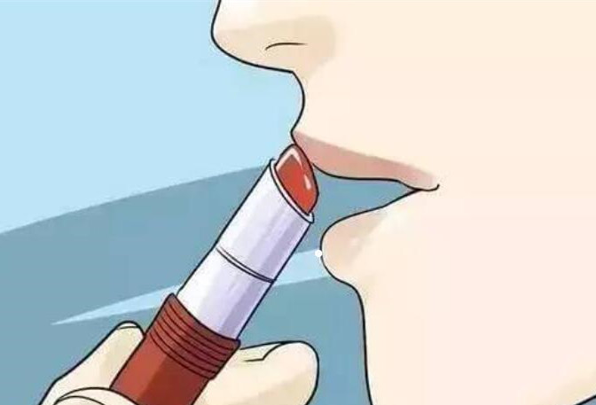 嘴唇干裂起皮的原因，南寧美容護(hù)膚養(yǎng)顏教程