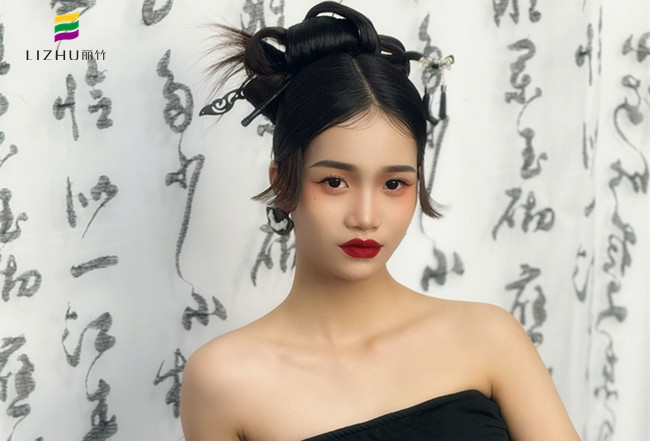 新中式國風(fēng)造型，廣西化妝跟妝師作品