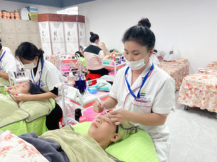 ?學(xué)美容心得體會：選擇麗竹，把握成功