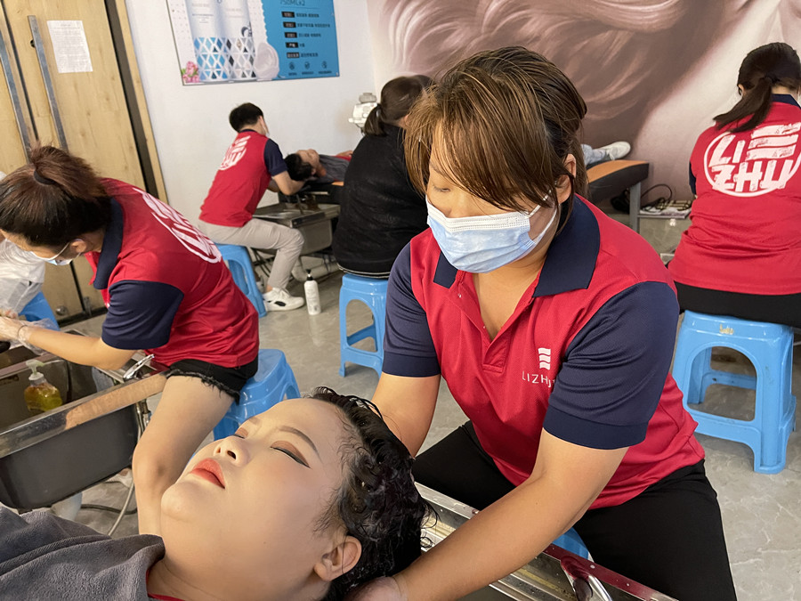 廣西美發(fā)培訓(xùn)畢業(yè)體會 | 美發(fā)學(xué)習(xí)心得