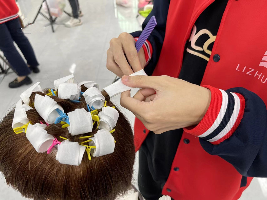 發(fā)根定位燙怎么操作？廣西燙染培訓(xùn)