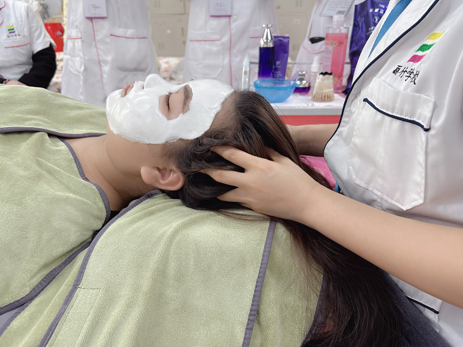 中藥面膜的好處，南寧美容護(hù)膚養(yǎng)顏培訓(xùn)