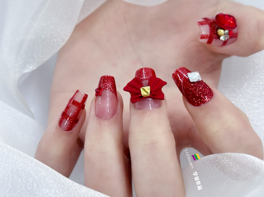 格紋法式美甲，廣西美甲造型設(shè)計(jì)作品