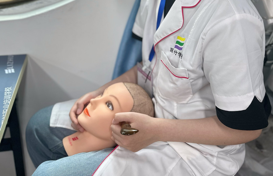 眼部刮(sha)痧后續(xù)護理，零基礎(chǔ)美容培訓(xùn)