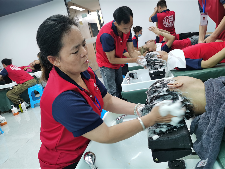 美發(fā)洗護(hù)的流程，廣西專業(yè)洗護(hù)班課堂實(shí)況