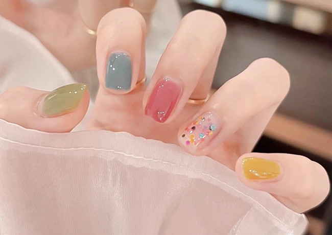 夏日多巴胺美甲，廣西美甲網(wǎng)紅造型培訓分享