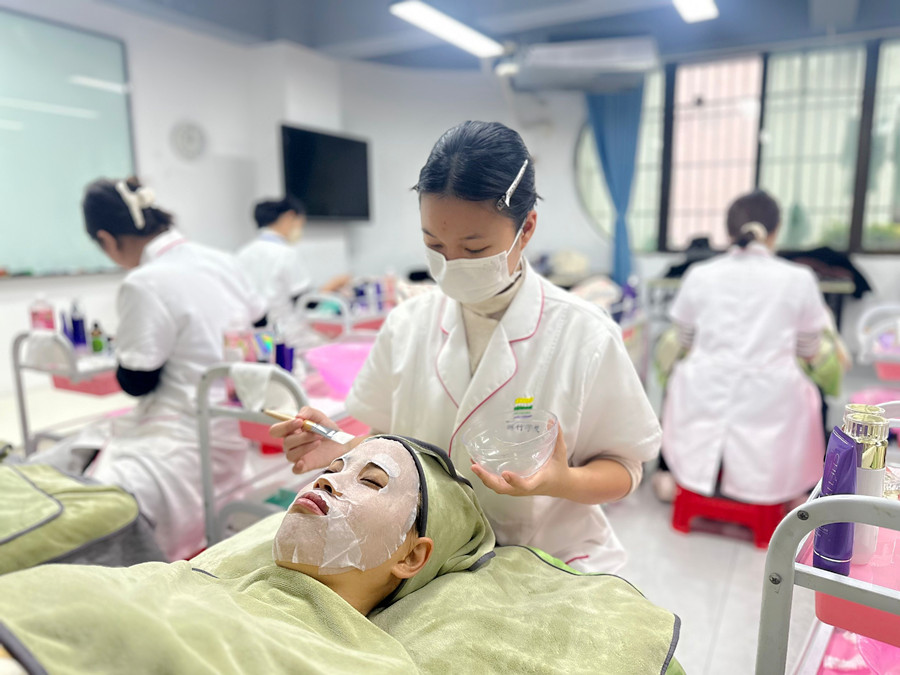 如何去除濁相？南寧皮膚管理師教你