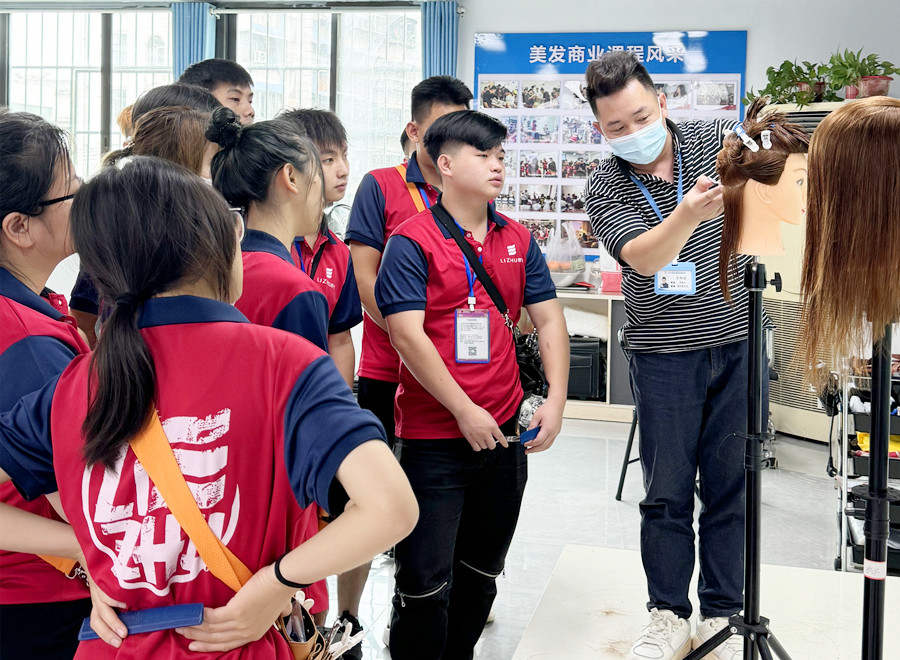 什么是美發(fā)打?。苛慊A(chǔ)在南寧學(xué)剪發(fā)