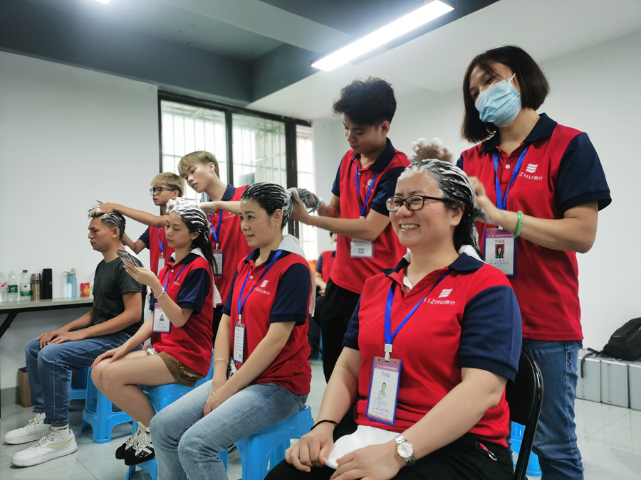 中式洗頭的過程 | 廣西學(xué)洗頭去哪里？