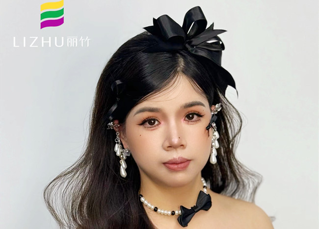 千金披發(fā)造型，學(xué)化妝美沒(méi)經(jīng)驗(yàn)作品