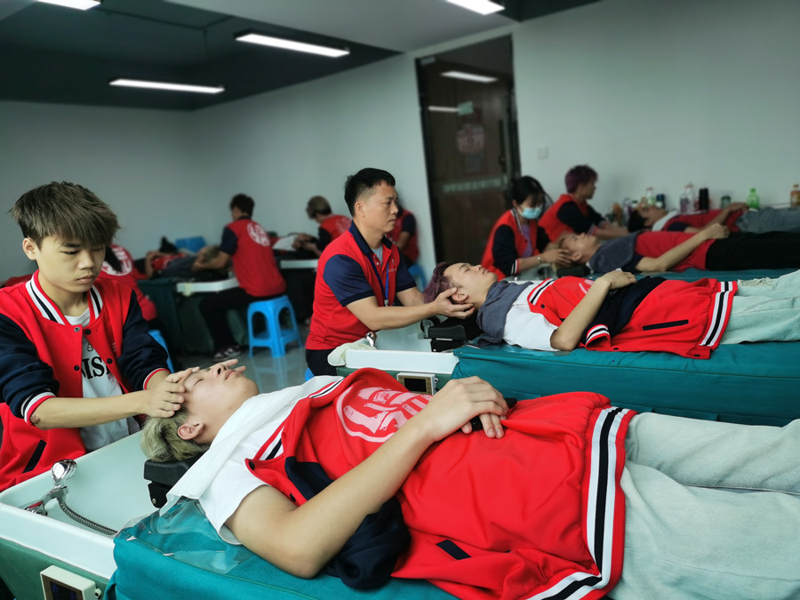 天天洗頭還是很油的原因，廣西學(xué)洗護(hù)洗頭