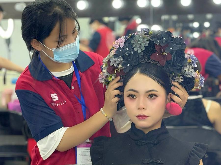 彩妝零基礎(chǔ)學(xué)員作品：國風簪花造型