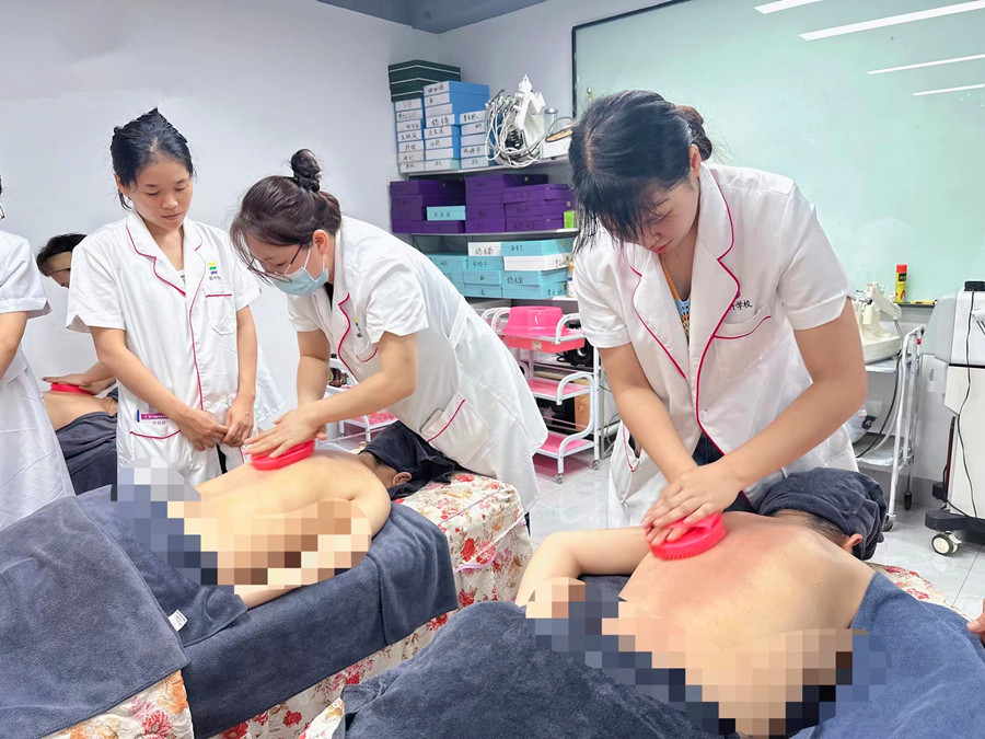 廣西美容培訓(xùn)進修：按摩刷刷背的好處