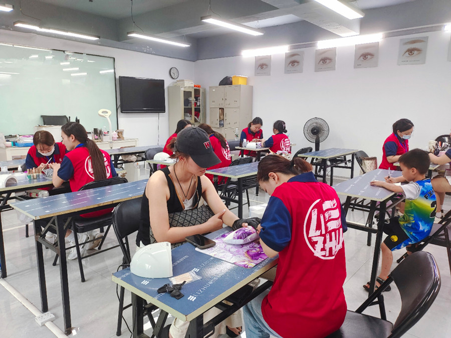 南寧美甲進(jìn)修深造培訓(xùn)畢業(yè)考核實(shí)況